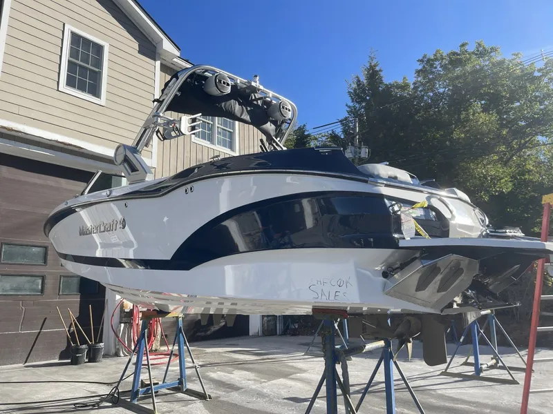 Slide: The Image of MasterCraft X24 2023 - 3