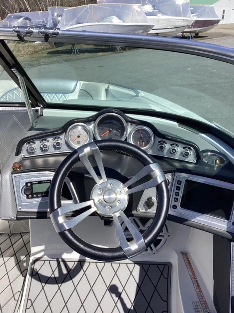 Slide: The Image of MasterCraft X30 2014 - 12