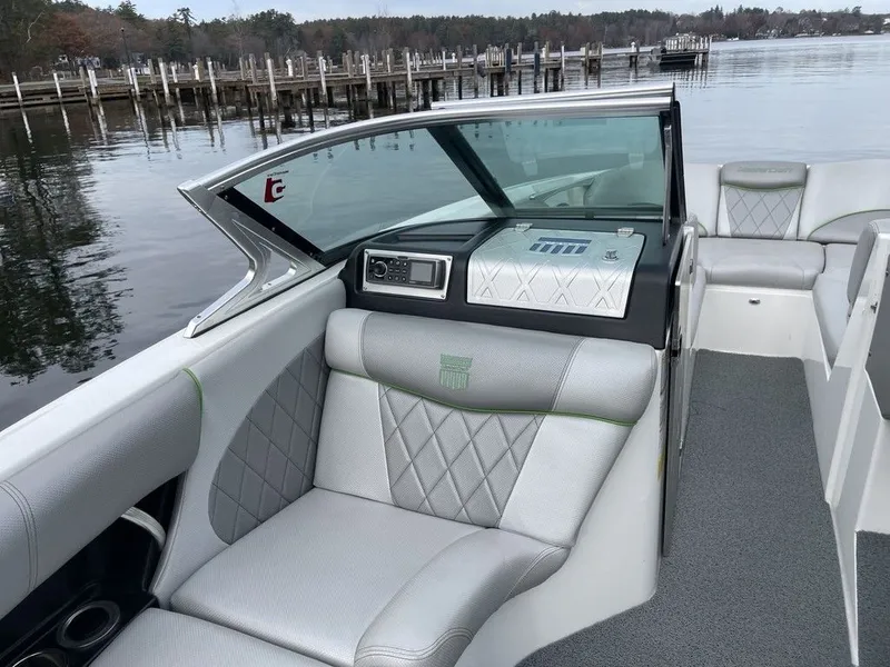 Slide: The Image of MasterCraft X46 2015 - 10