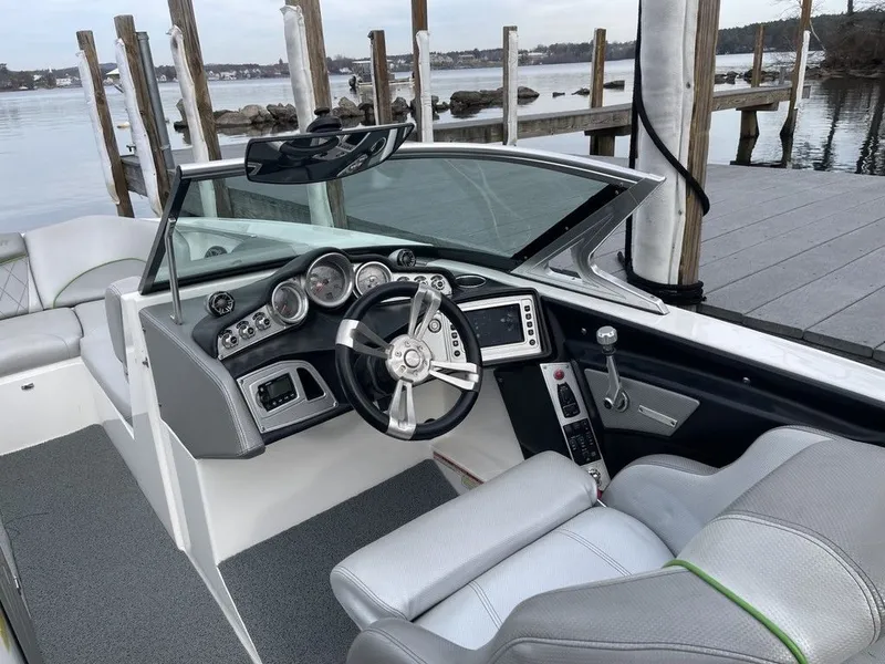 Slide: The Image of MasterCraft X46 2015 - 11