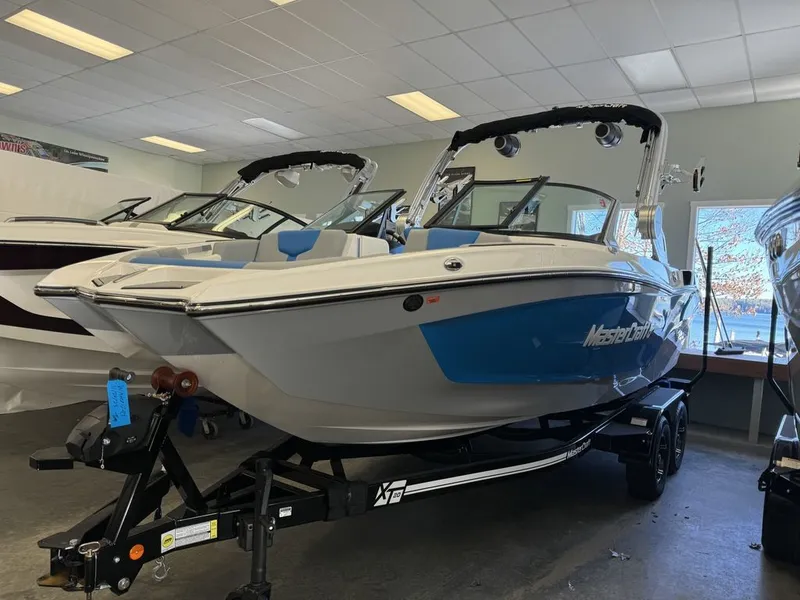 The Image of MasterCraft XT20 2024 - 1