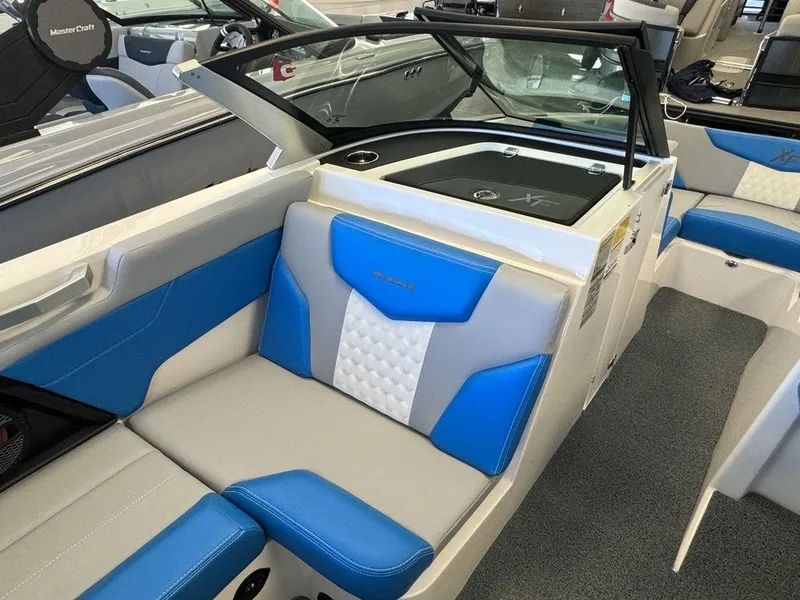 Slide: The Image of MasterCraft XT20 2024 - 13