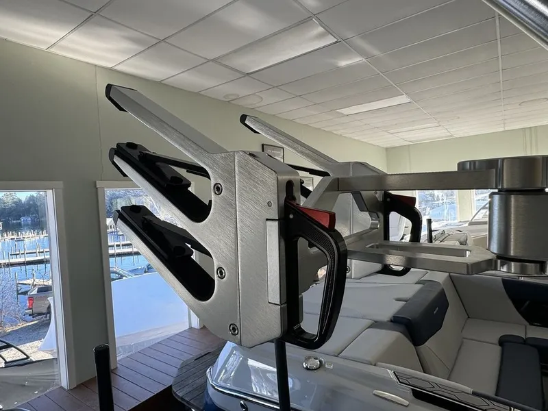 Slide: The Image of MasterCraft XT20 2024 - 18