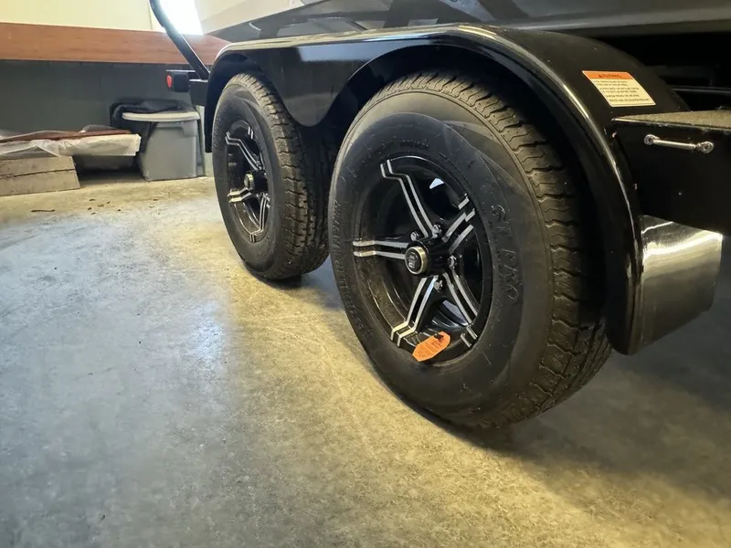 Slide: The Image of MasterCraft XT20 2024 - 23