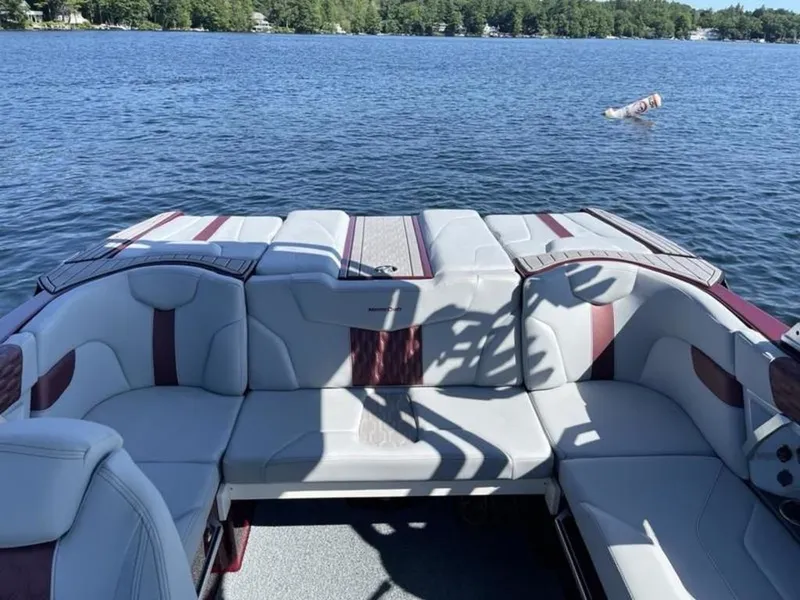 Slide: The Image of MasterCraft XT20 2023 - 4