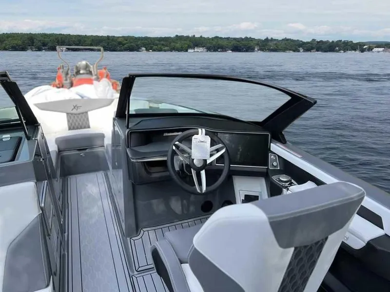 Slide: The Image of MasterCraft XT22 2025 - 8