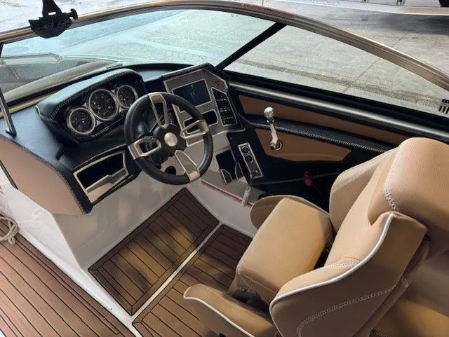 Slide: The Image of MasterCraft XT22 2020 - 10