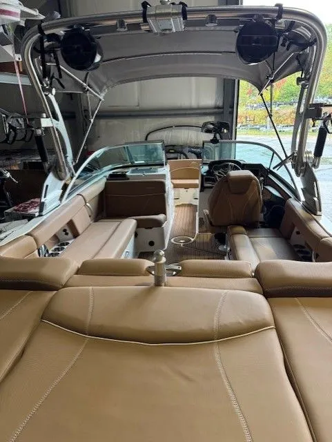 Slide: The Image of MasterCraft XT22 2020 - 16