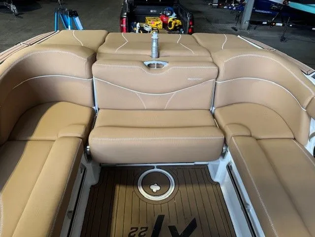 Slide: The Image of MasterCraft XT22 2020 - 19