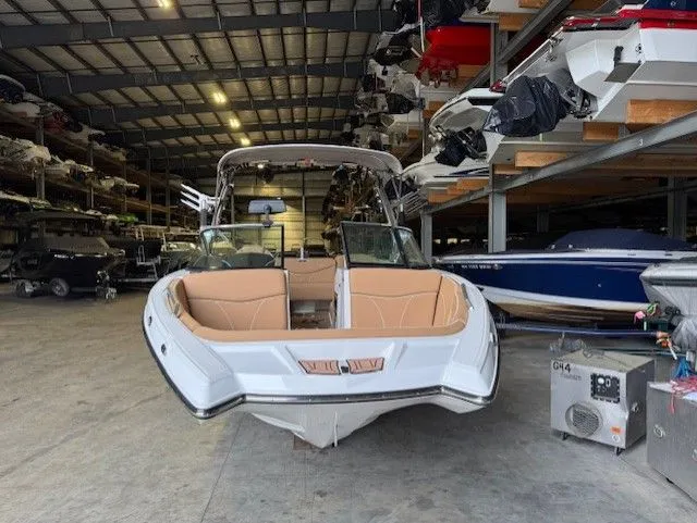 Slide: The Image of MasterCraft XT22 2020 - 4