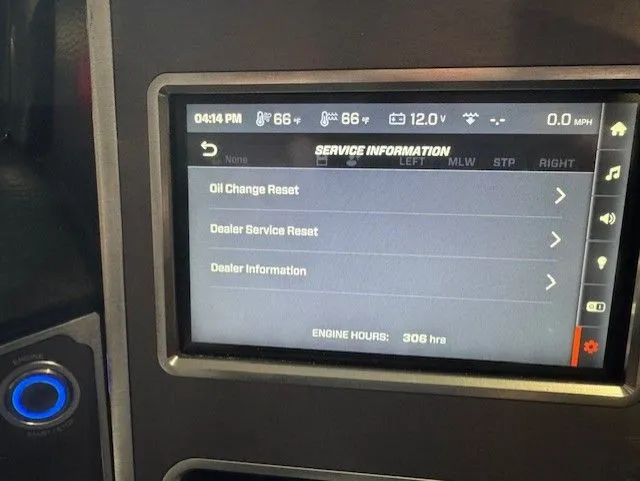 Slide: The Image of MasterCraft XT22 2020 - 8