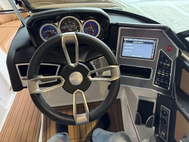 Slide: The Image of MasterCraft XT22 2020 - 9