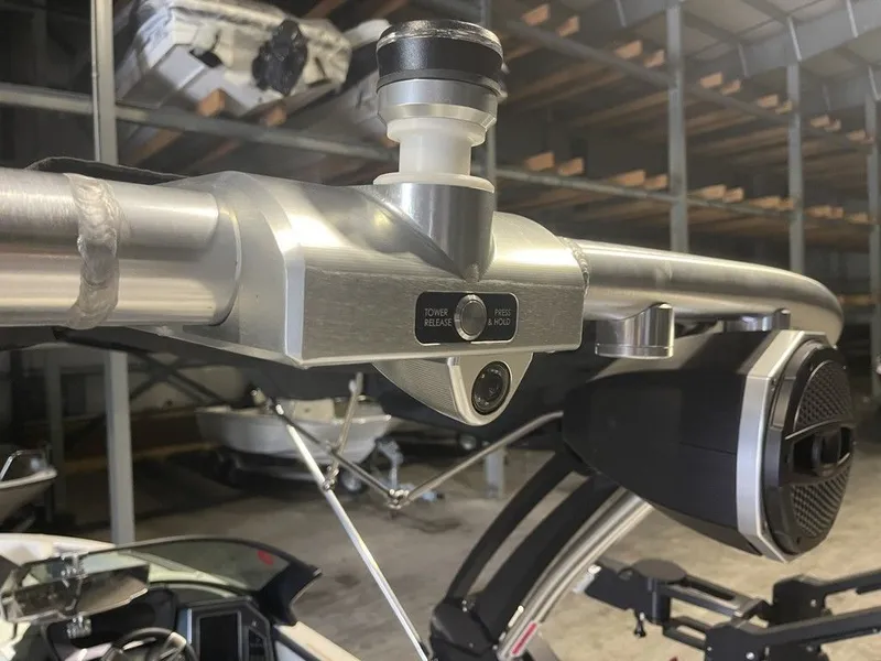 Slide: The Image of MasterCraft XT22 2023 - 15