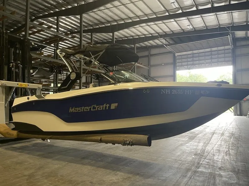 Slide: The Image of MasterCraft XT22 2023 - 3