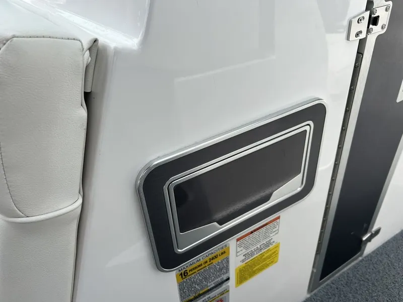 Slide: The Image of MasterCraft XT22 2019 - 20