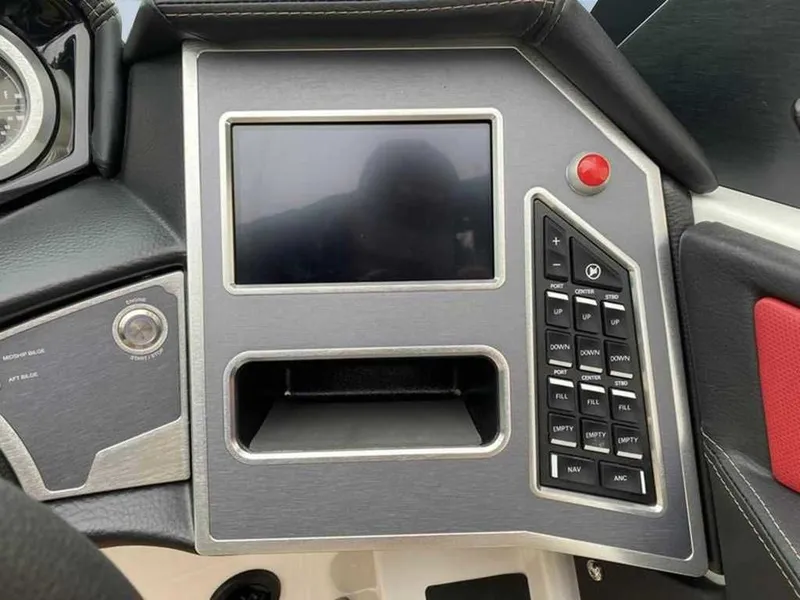 Slide: The Image of MasterCraft XT22 T 2023 - 15