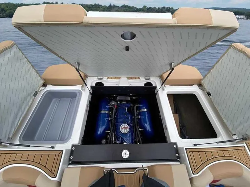 Slide: The Image of MasterCraft XT22 T 2023 - 17