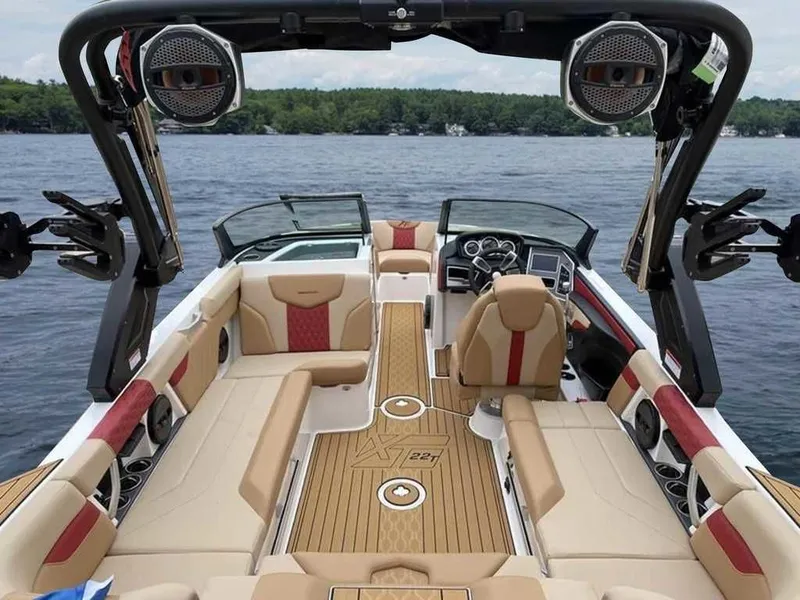 Slide: The Image of MasterCraft XT22 T 2023 - 20