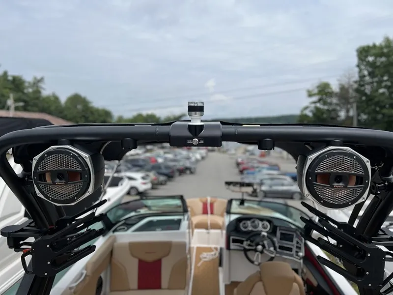 Slide: The Image of MasterCraft XT22 T 2023 - 21
