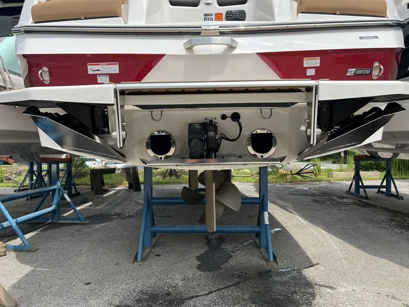 Slide: The Image of MasterCraft XT22 T 2023 - 4