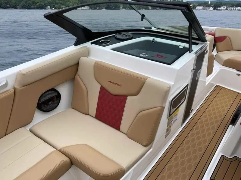 Slide: The Image of MasterCraft XT22 T 2023 - 9