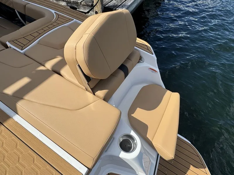 Slide: The Image of MasterCraft XT22 T 2026 - 13