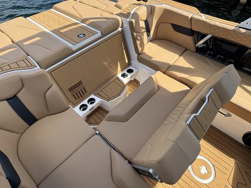 Slide: The Image of MasterCraft XT22 T 2026 - 17