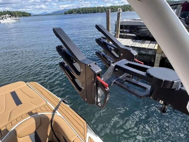 Slide: The Image of MasterCraft XT22 T 2026 - 32