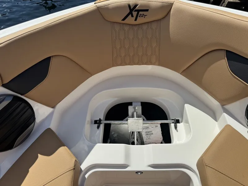Slide: The Image of MasterCraft XT22 T 2026 - 33
