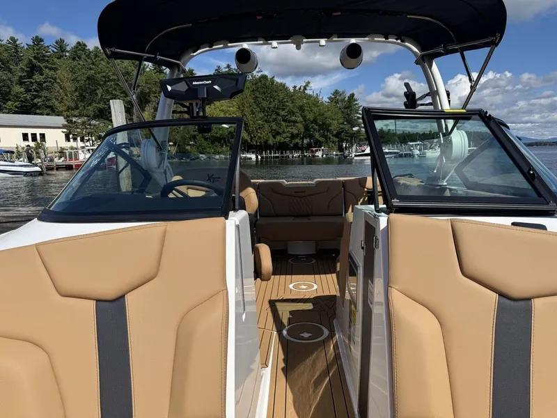 Slide: The Image of MasterCraft XT22 T 2026 - 34