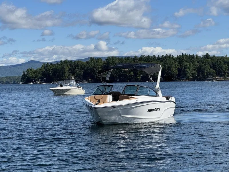 Slide: The Image of MasterCraft XT22 T 2026 - 5