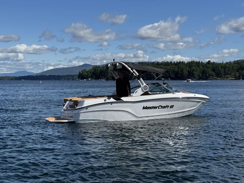 Slide: The Image of MasterCraft XT22 T 2026 - 7
