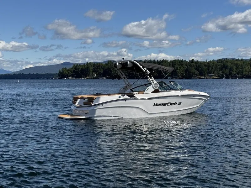Slide: The Image of MasterCraft XT22 T 2026 - 8