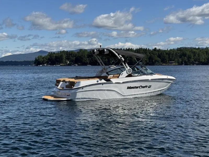 Slide: The Image of MasterCraft XT22 T 2026 - 9