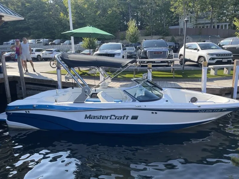 The Image of MasterCraft XT23 2021 - 1
