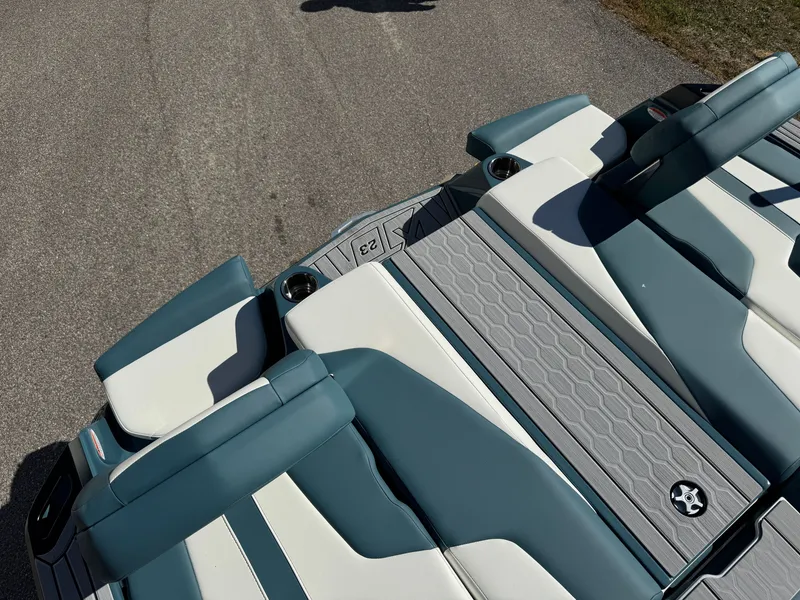 Slide: The Image of MasterCraft XT23 2026 - 10