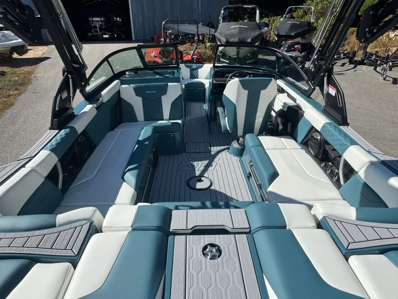 Slide: The Image of MasterCraft XT23 2026 - 12