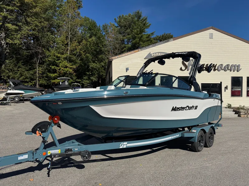 Slide: The Image of MasterCraft XT23 2026 - 2