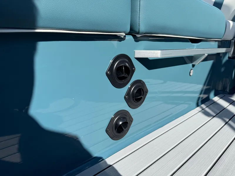 Slide: The Image of MasterCraft XT23 2026 - 37