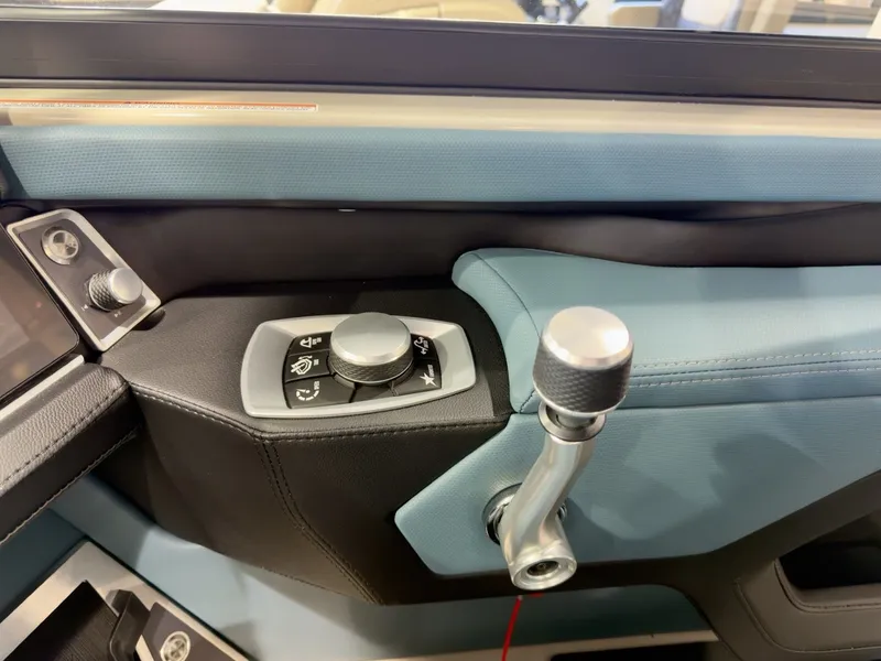 Slide: The Image of MasterCraft XT23 2026 - 10