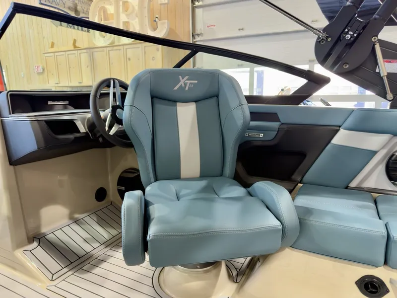 Slide: The Image of MasterCraft XT23 2026 - 8