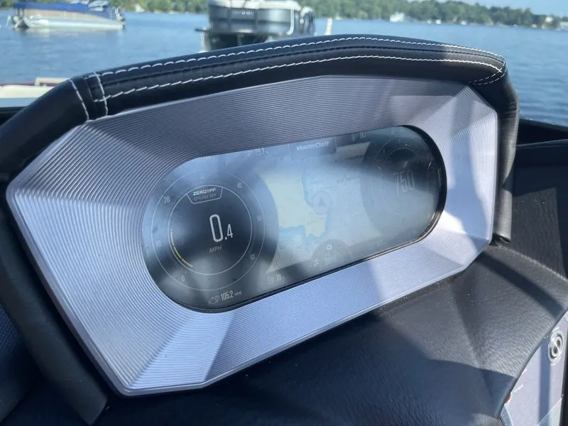 Slide: The Image of MasterCraft XT25 2022 - 11