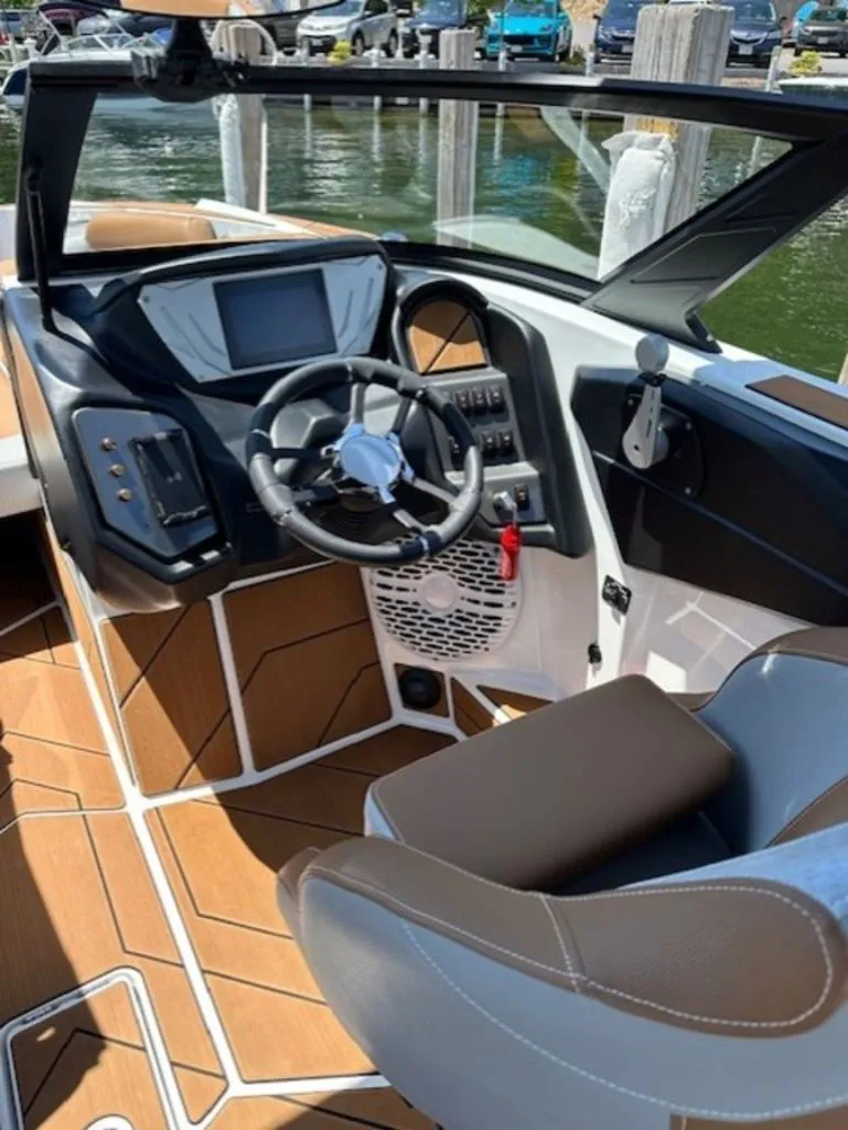 Slide: The Image of Supreme S240 2023 - 7