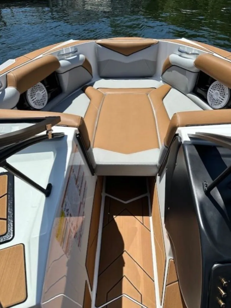 Slide: The Image of Supreme S240 2023 - 8