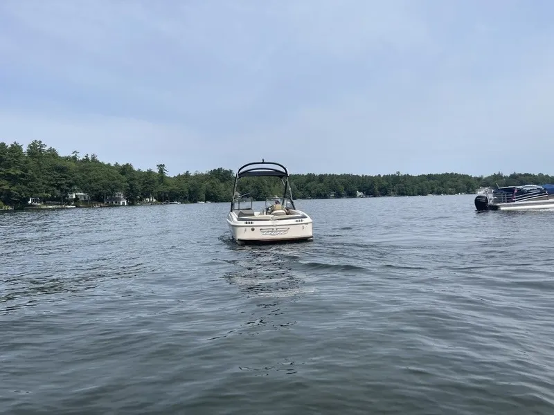 Slide: The Image of Tigé 20i 2006 - 12