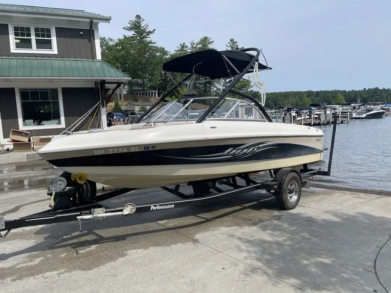 Slide: The Image of Tigé 20i 2006 - 5