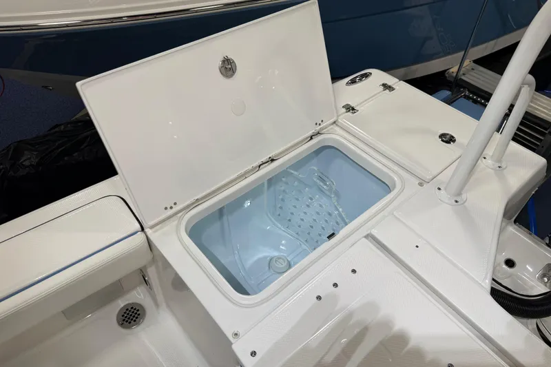 Slide: The Image of Manufacturer Provided Image: 2025 Robalo 226 Cayman boat with Yamaha 200 engine, sleek design, and spacious deck. - 24