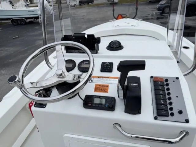 Slide: The Image of Parker 1801 Center Console 2022 - 5