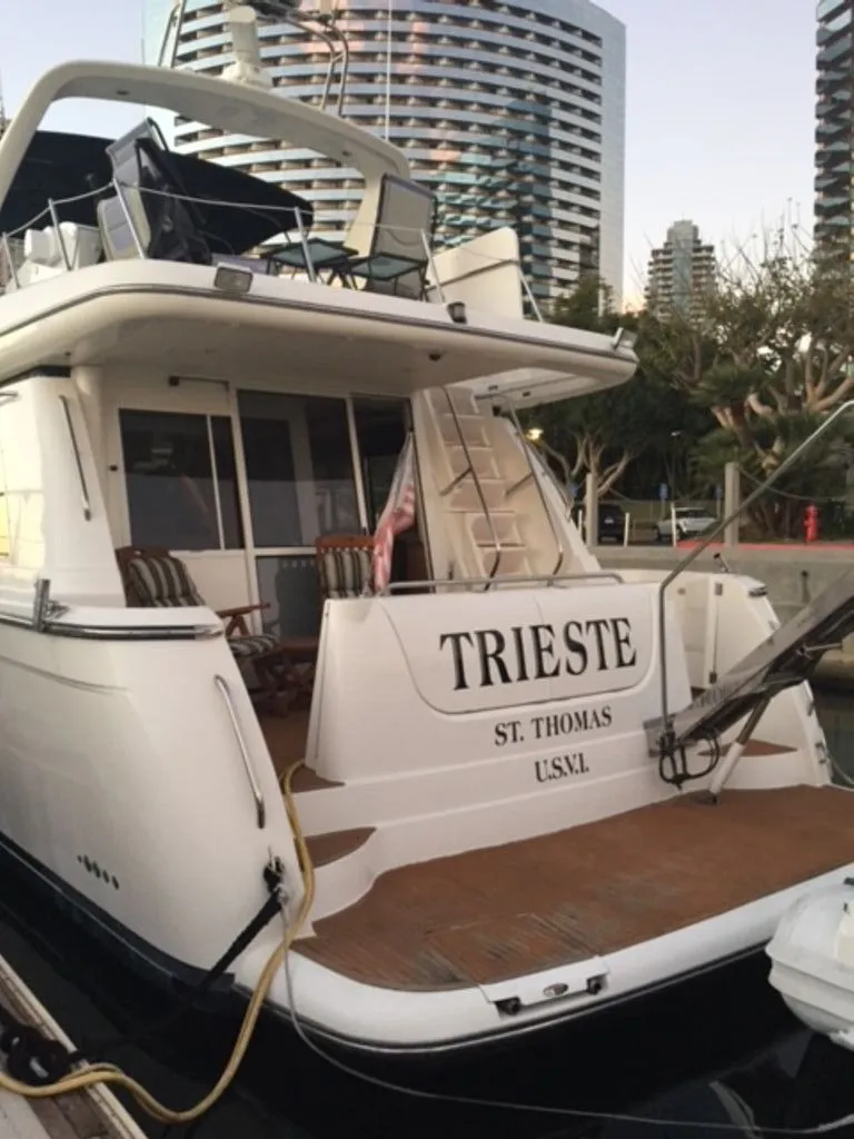 Slide: The Image of Bayliner 5788 Pilot House Motoryacht 1999 - 1