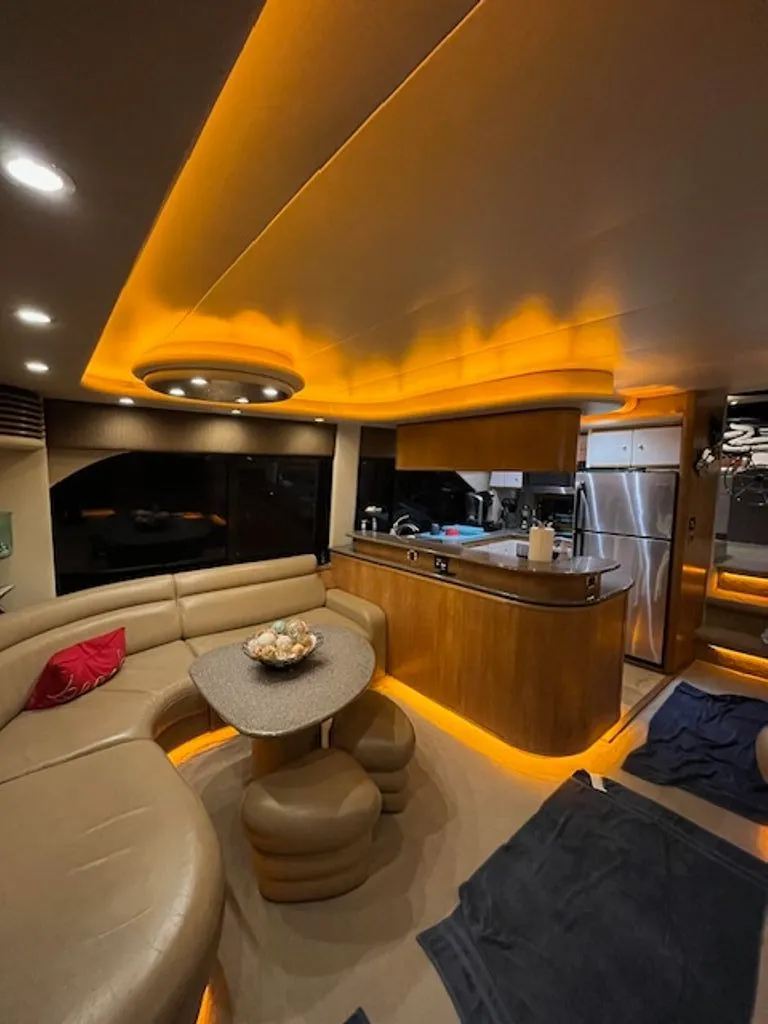 Slide: The Image of Bayliner 5788 Pilot House Motoryacht 1999 - 13